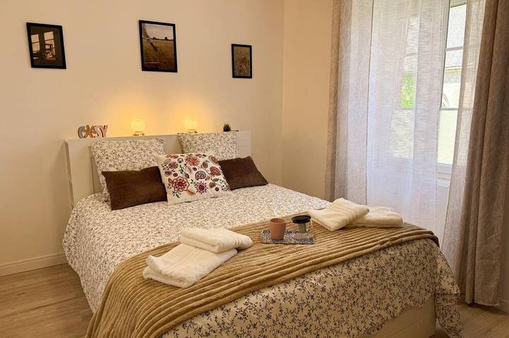 Gîte pour 4 personnes, avec terrasse dans La Chapelle-Saint-Martin-en-Plaine - 2
