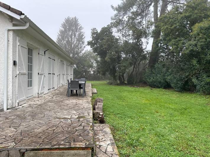 Location de vacances pour 8 personnes, avec jardin ainsi que vue et terrasse, animaux acceptés à Le Pian-Médoc - 2