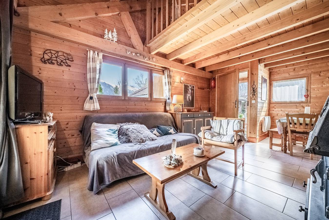 Chalet „6p Classique - Le Rhodo“ mit Bergblick, privater Terrasse und Wlan in Verchaix, Region Bonneville