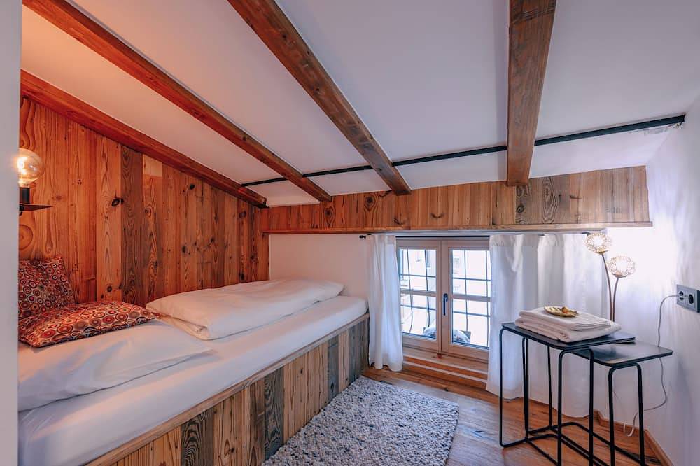 Haus Richard Falch – Chalet-Apartment im Zentrum von St. Anton am Arlberg in Lechtaler Alpen, Sankt Anton am Arlberg