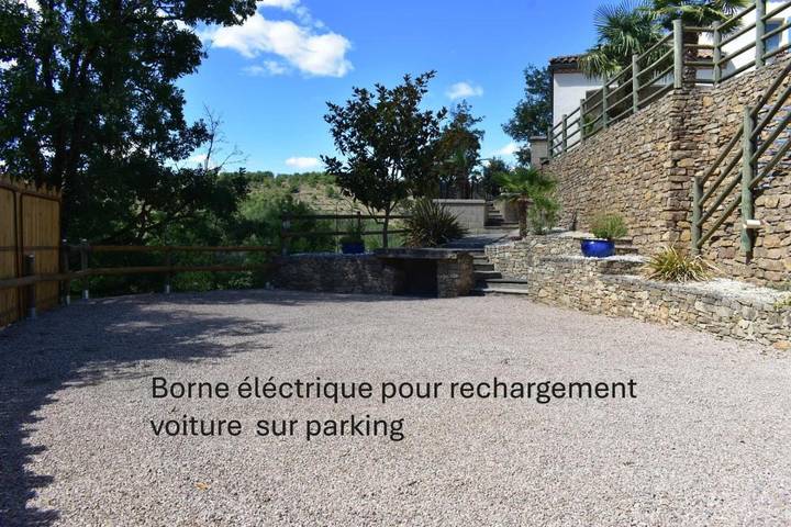 Location de vacances pour 4 personnes, avec piscine ainsi que terrasse et jacuzzi à Saint-Rome-de-Tarn - 3