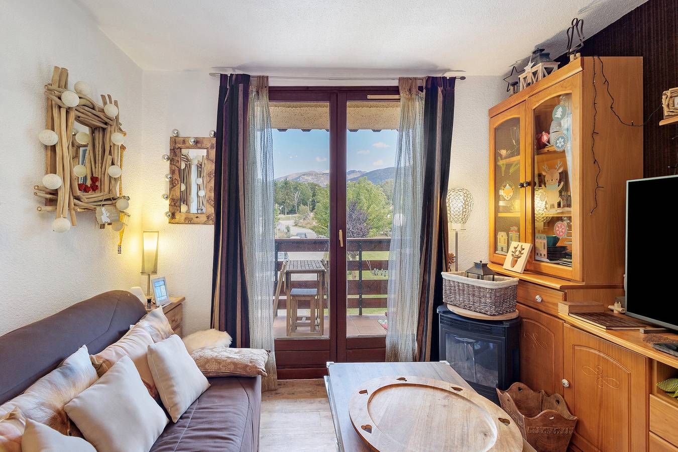Ganze Wohnung, Appartement „Cocon für Zwei in den Bergen“ mit Bergblick, Balkon und Wlan in Sainte-Léocadie, Parc naturel régional des Pyrénées catalanes