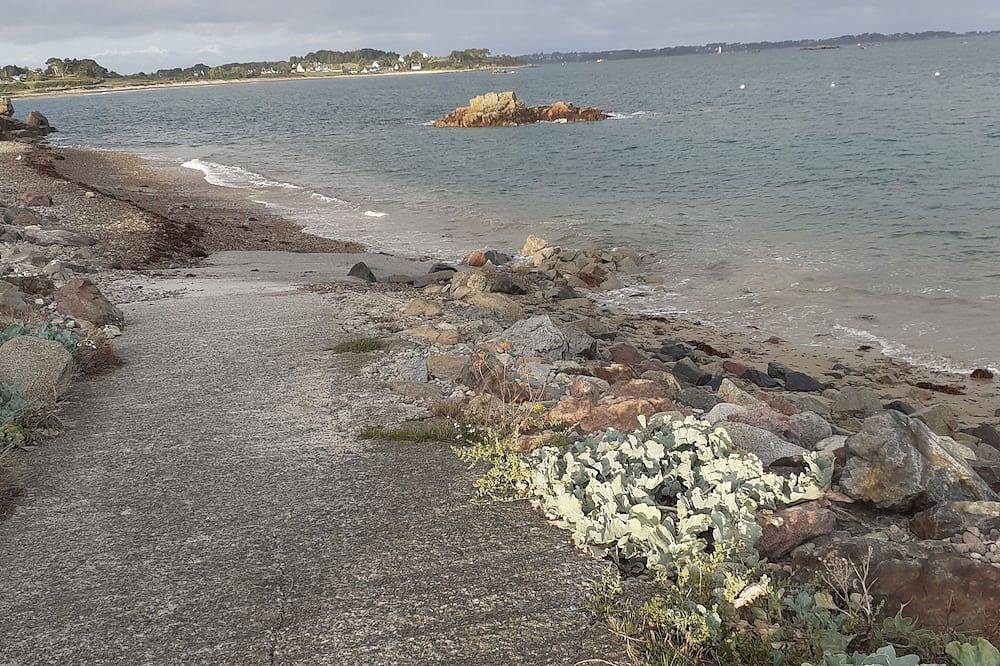 Maison en pierre du pays avec vue exceptionnelle sur mer'' La Manche''kermagen in Pleubian, Côte de Granit Rose