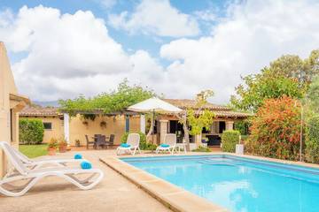 Finca mit Hund für 4 Personen, mit Garten, mit Haustier in Pollença