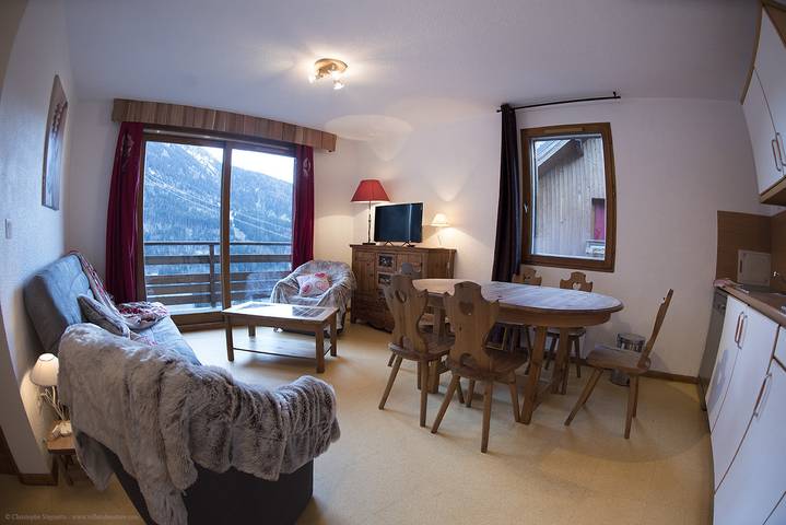 Ganze Wohnung, Ferienwohnung für 8 Personen mit Balkon in Vaujany, Nationalpark Écrins