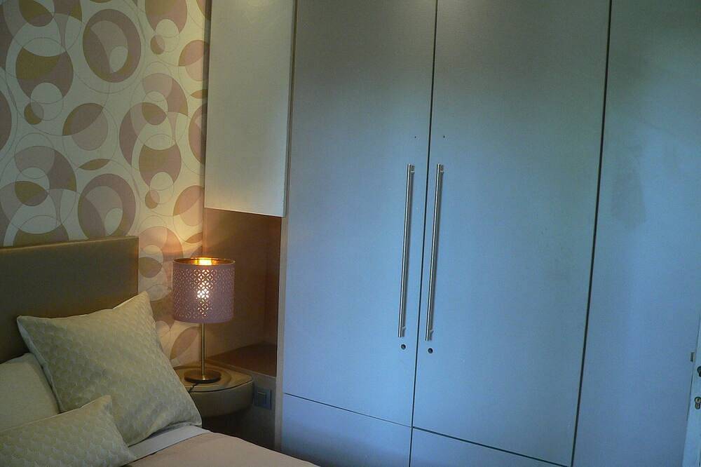 Appartamento intero, Liège center, saint Lambert, apartment for 2, 5 minutes from st Lambert station  in Liegi, Liegi e dintorni