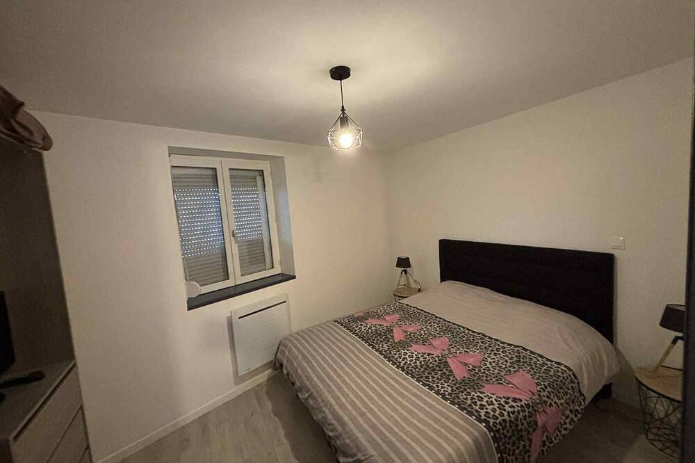 Little house on the old shoreline in Boulogne-sur-Mer, Boulogne-sur-Mer und Umgebung