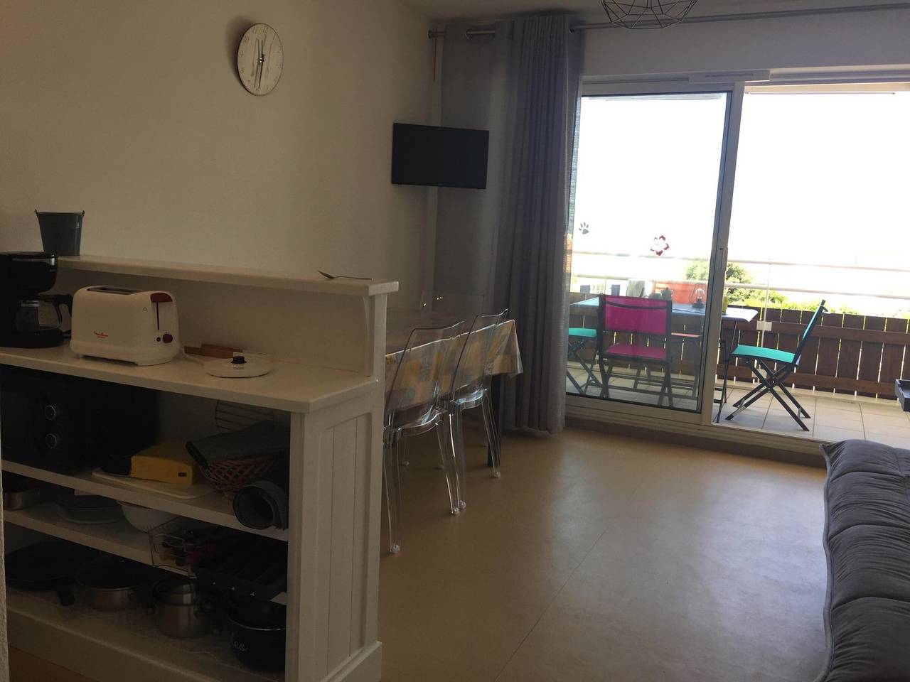 Entire apartment, Renovated beachfront apartment with balcony and parking in Jard-sur-Mer in Jard-sur-Mer, Vendée