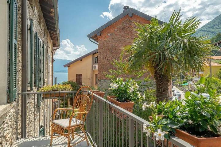 Ferienwohnung für 4 Personen, mit Seeblick und Ausblick sowie Terrasse in Santa Maria Rezzonico - 2