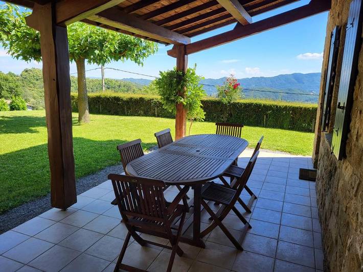 Location de vacances pour 5 personnes, avec vue et jardin, animaux acceptés à Chirols - 2