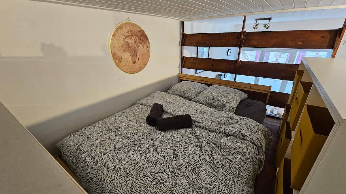 Studio entier, Old Arras studio avec mezzanine in Arras, Région d'Arras