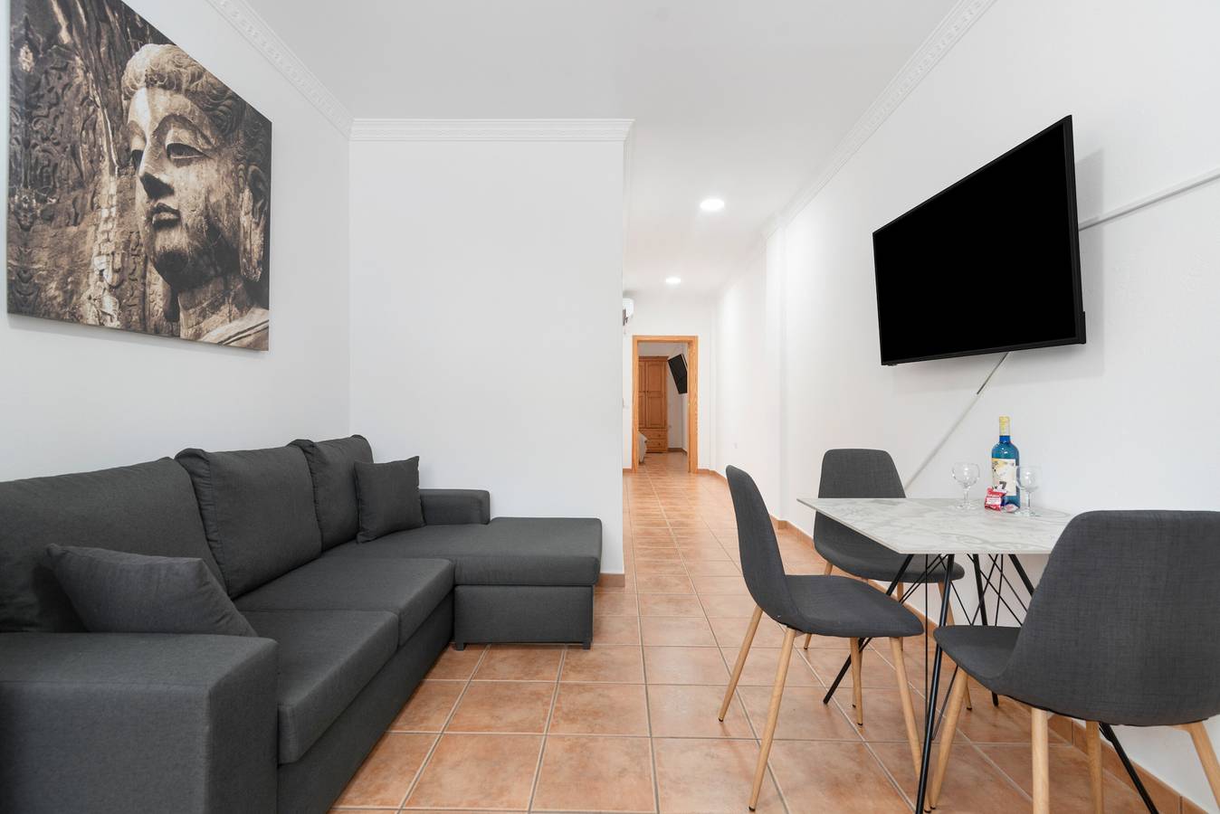 Apartamento entero, Apartamento de vacaciones 'Unidad B' con vistas al mar, Wi-Fi y aire acondicionado in Agüimes, Gran Canaria Este