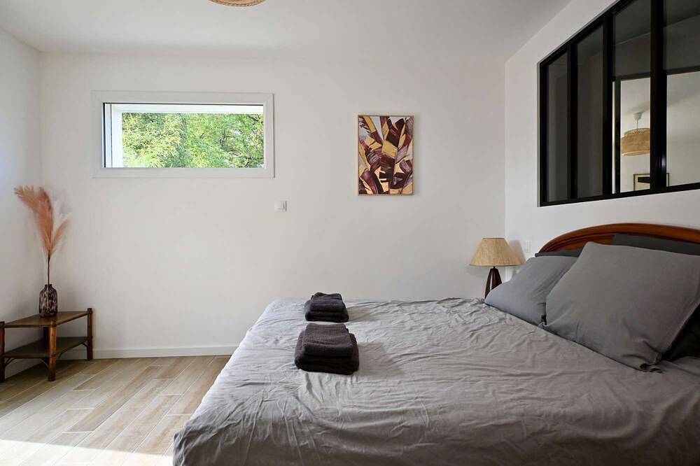 Modern house with garden, not overlooked – 3 bedrooms – Vannes in Vannes, Côte des Mégalithes