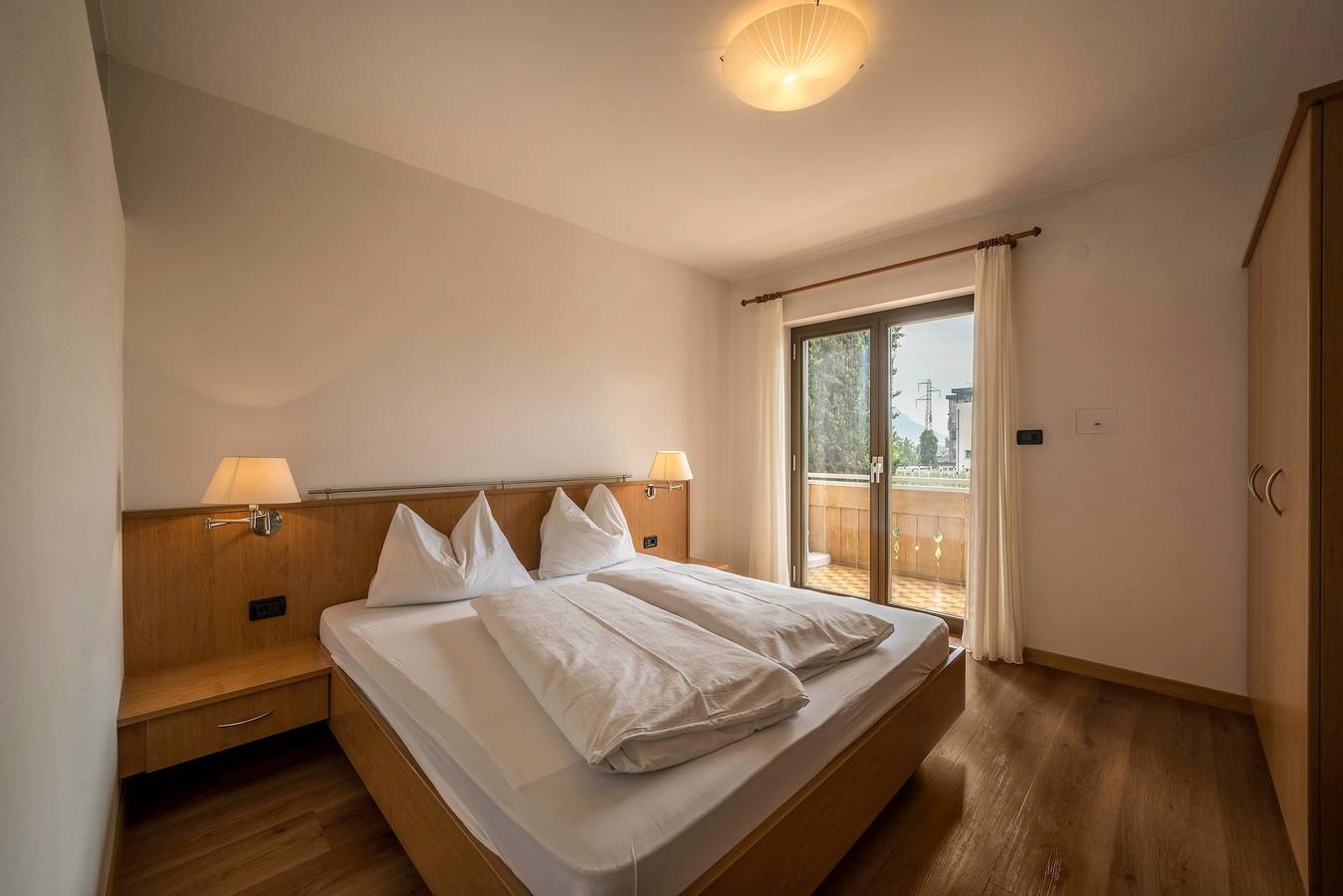 Appartamento intero, Appartamento vacanze "Weinsepphof 3" con vista montagna, piscina, Wi-Fi, giardino e balcone in Lana di Mezzo, Lana