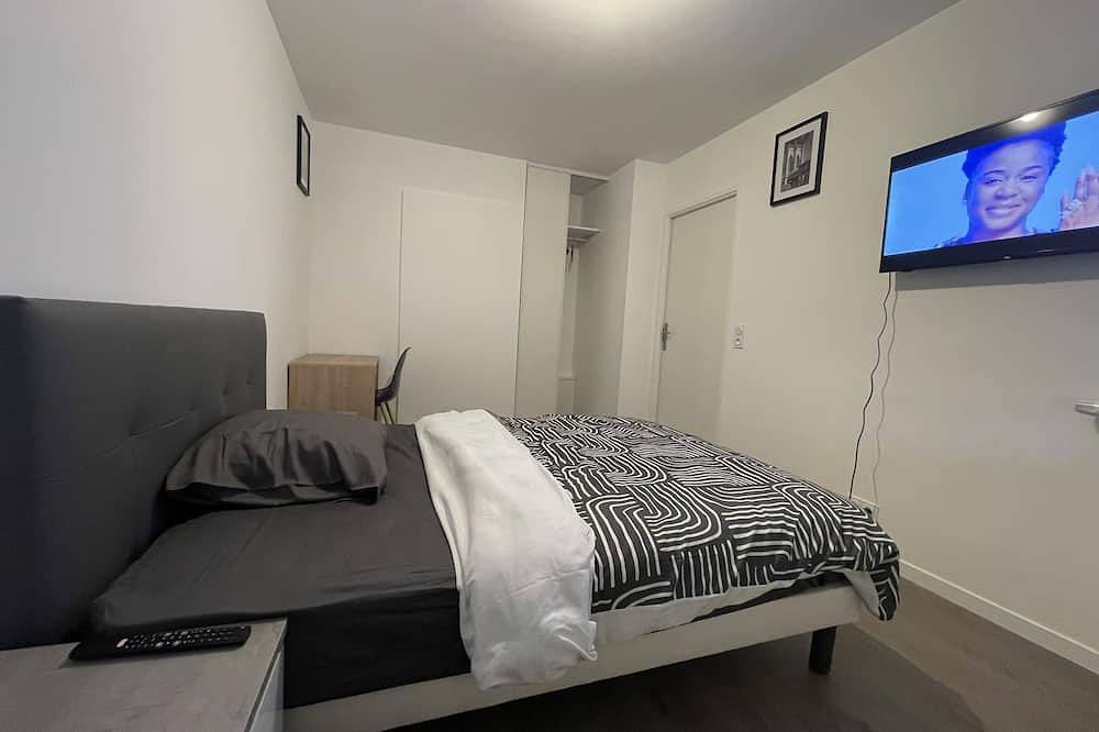 Apartamento entero, New cosy apartment with two bedrooms one bathroom and kitchen both full equiped in Villemomble, Sena-Saint Denis