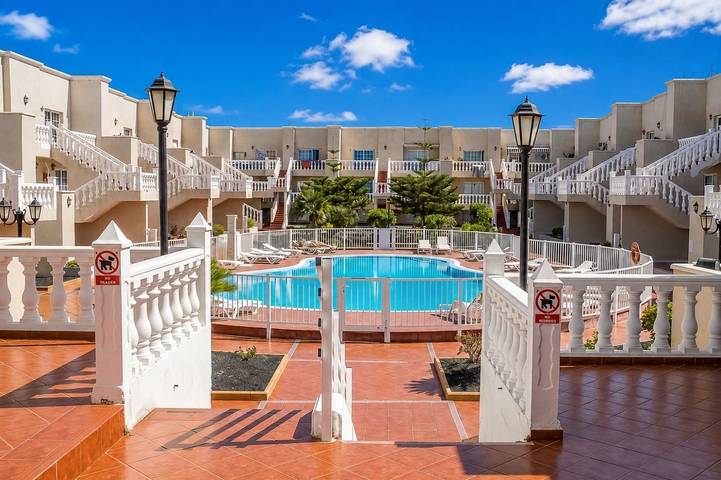 Apartment for 2 people, with Balcony and Pool in Antigua