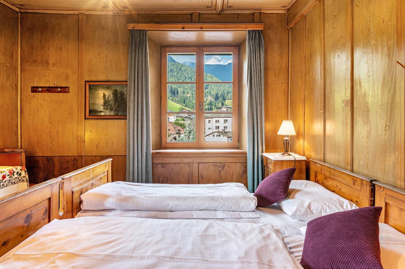 Zimmer 'Hirschen Jakob' mit Bergblick, Gemeinschaftsterrasse und Wi-Fi in Sarnthein, Sarntal