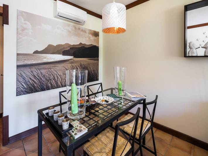 Casa de férias para 4 pessoas, com piscina e jardim em Benagil