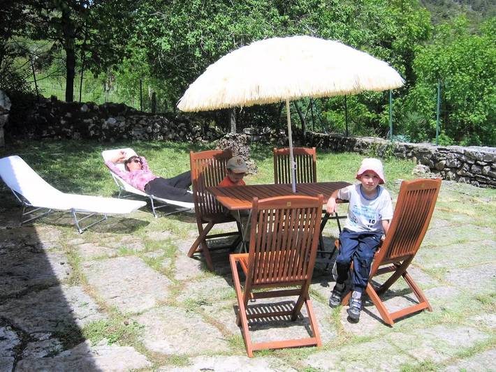 Gîte pour 3 personnes, avec Terrasse et Piscine à Laval-du-Tarn