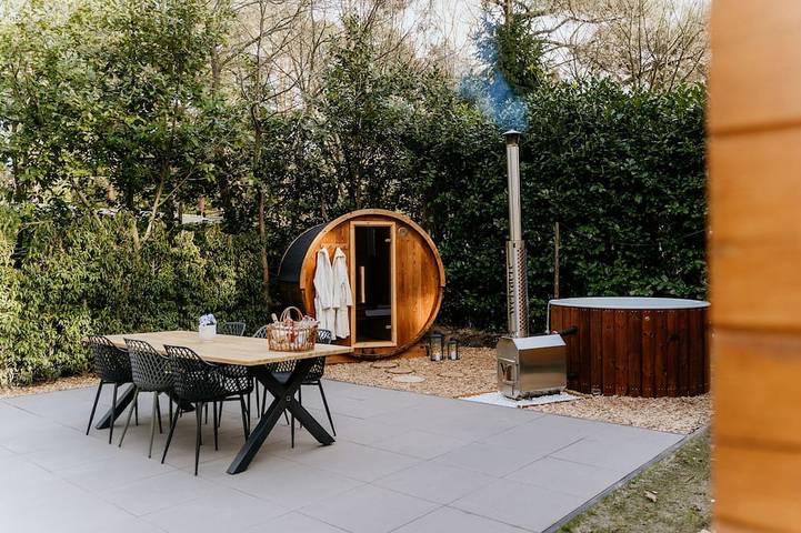 Blockhütte für 5 Personen, mit Whirlpool und Terrasse sowie Sauna und Garten - 1