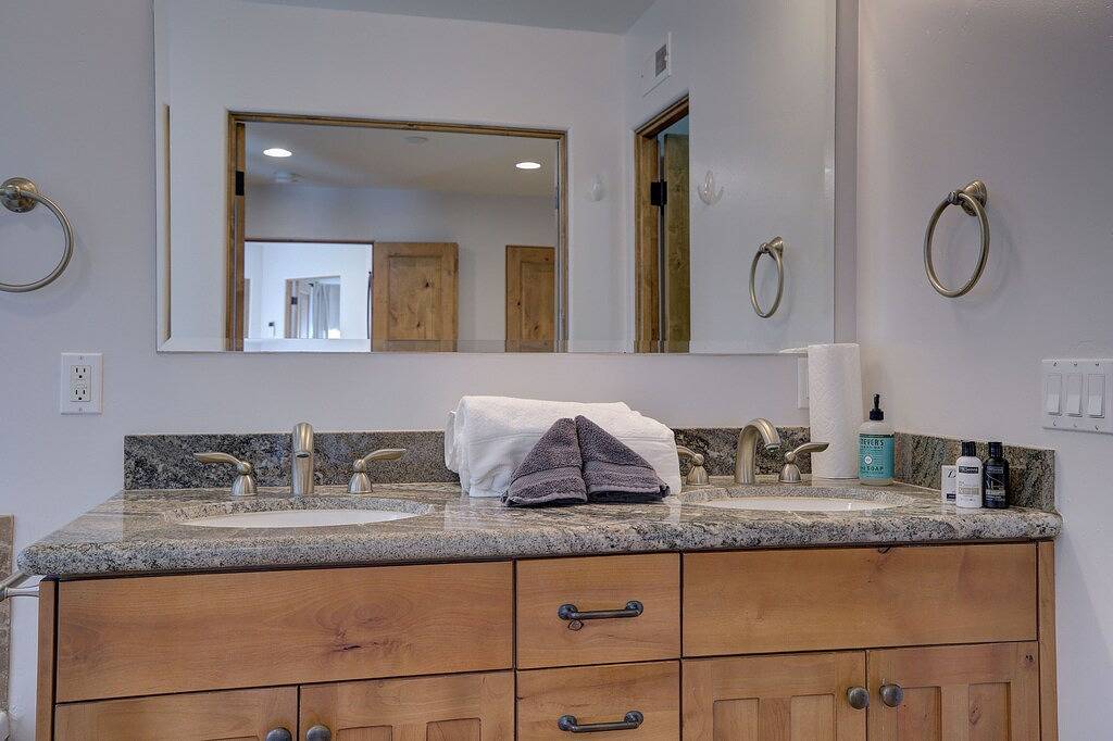 Walk to the Beach/Rooftop Deck with Views/7 beds- 2 Kings/ A/C in Encinitas, San Diego County