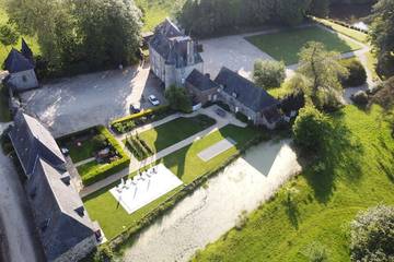 Gîte pour 20 personnes, avec jacuzzi et jardin dans Vautorte