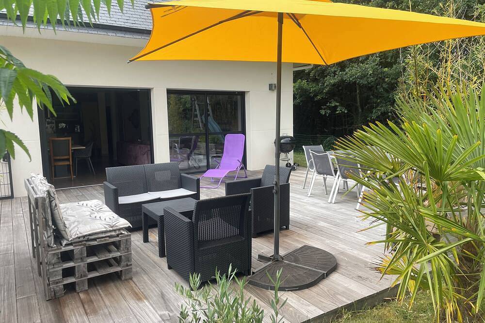 Country house close to the sea. in Landaul, Côte des Mégalithes