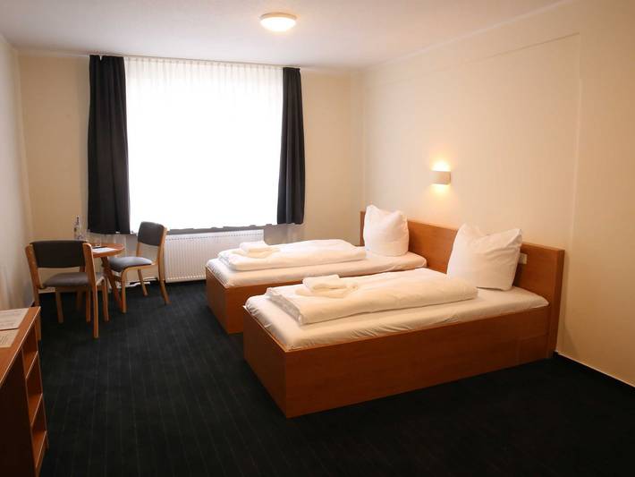 City Pension Magdeburg - Doppelzimmer in Magdeburg, Elbe-Börde-Heide