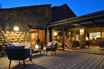 Hôtel pour 2 personnes, avec jacuzzi et sauna ainsi que jardin et piscine, animaux acceptés à Venaco