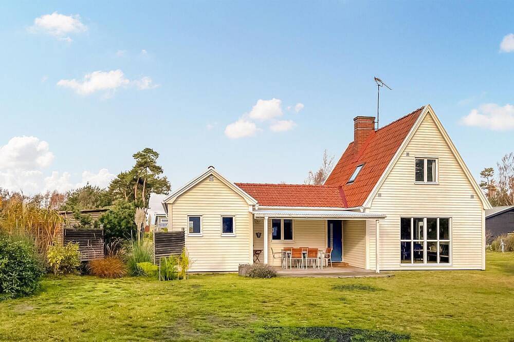 Gemütliches Haus mit 4 Schlafzimmern in. in Beddingestrand, Skateholm