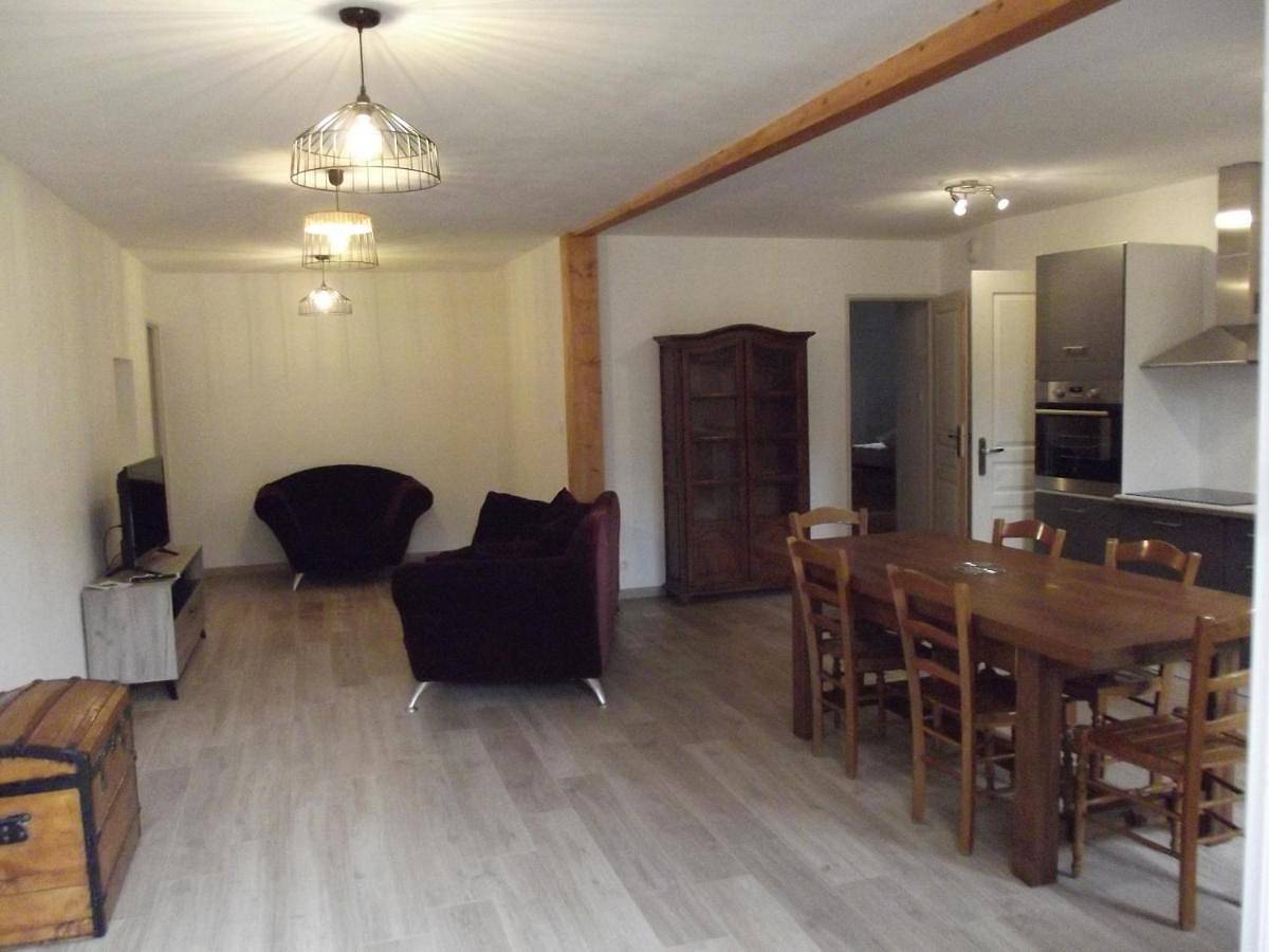 Appartement entier, Two-Bedroom Apartment in Lus-la-Croix-Haute, Parc naturel régional du Vercors