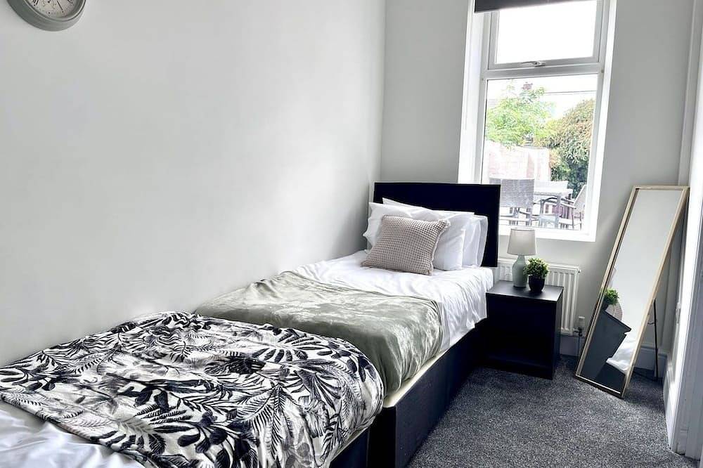 Devonshire- 2 Bdrm House Contractor Accommodation in Sunderland