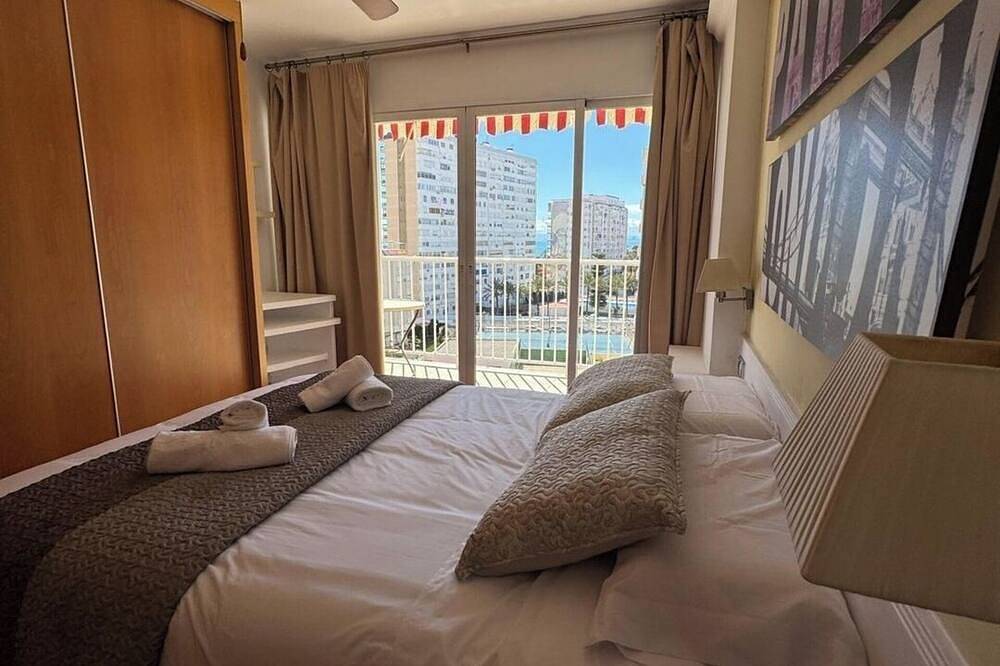 Entire apartment, Penthouse with terrace and sea views in Playa Puebla de Farnals, la Pobla de Farnals