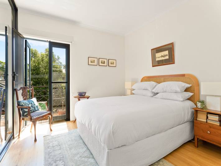 Ganze Wohnung, Geräumiges Stadthaus mit 2 Schlafzimmern und üppigem Innenhof in Sydney, New South Wales