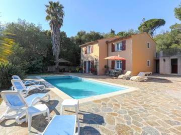Holiday Rental for 8 People in Bormes-les-Mimosas, Toulon region, Photo 2