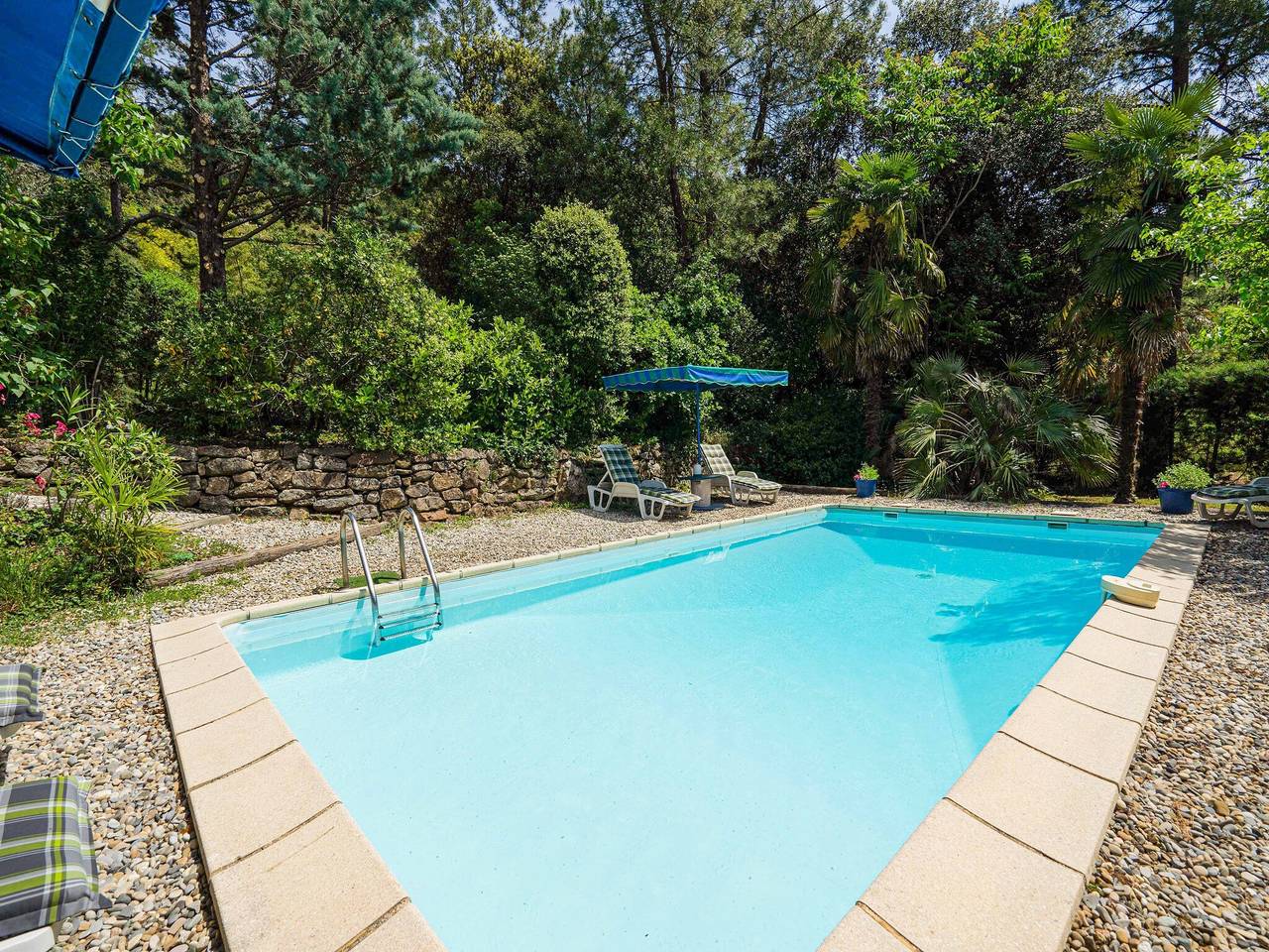 Retiro tranquilo junto a la piscina in Les Salelles, Parc naturel régional des Monts d'Ardèche