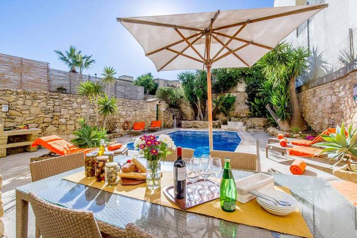 Three-Bedroom Townhouse in Ta' Ċenċ, Sannat