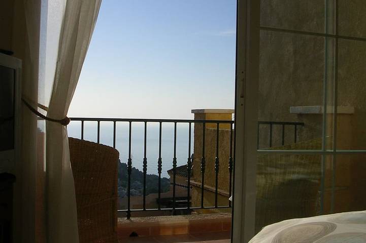Confortevole villa con vista mare e montagna per 6 persone. WIFI e garage. in Altea Hills, Altea Spagna
