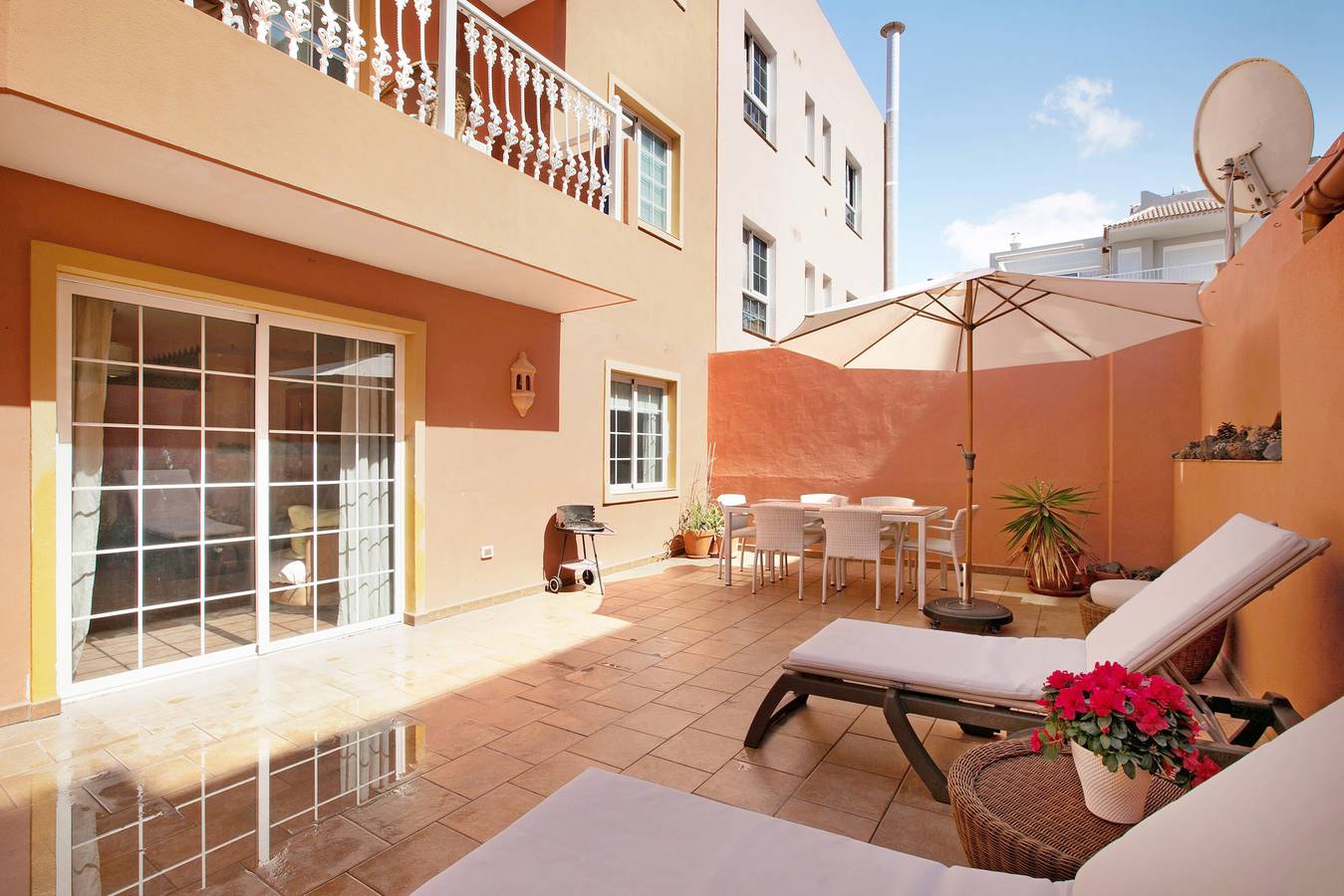 Ganze Wohnung, Ferienwohnung "Casa Familia" in Meeresnähe mit Terrasse und Wlan in Playa de San Juan, Guía de Isora