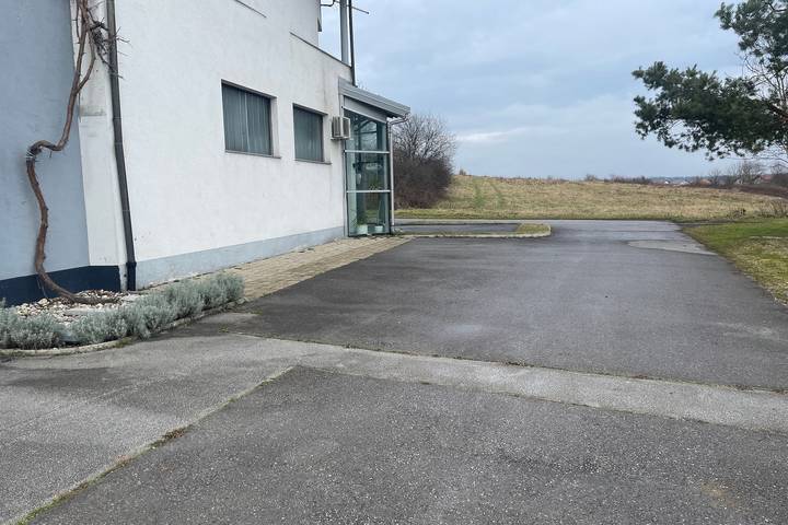 Ganze Wohnung, Two bedroom apartment with terrace Karlovac -a in Karlovac, Karlovac und Umgebung