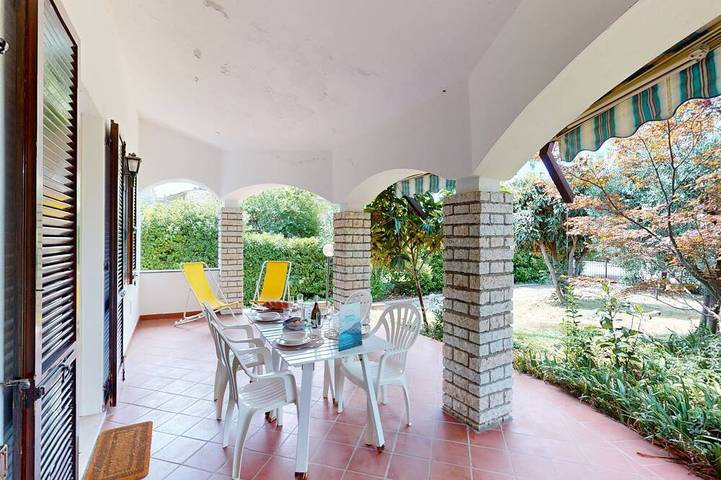Villa für 6 Personen, mit Balkon und Garten in Sirmione