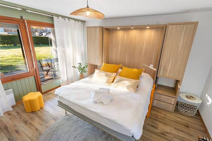 Ganze Wohnung, Bright studio apartment with a terrace, 5 minutes from the lake in Delley-Portalban, Lake Neuchâtel
