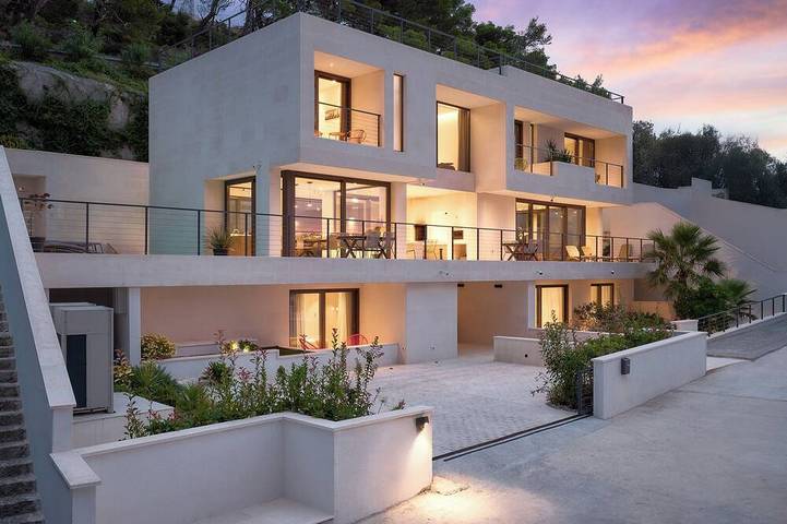 Ferienhaus für 16 Personen, mit Whirlpool und Sauna sowie Garten auf Brac