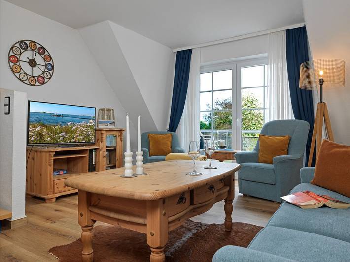 Ganze Wohnung, Ferienwohnung Kleine Krabbe mit Balkon und großem Garten nahe dem Strand in Gollwitz, Nordwestmecklenburg (Wismar und Umgebung)