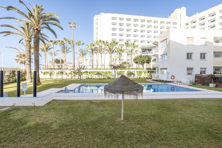 Ferienwohnung für 2 Personen, mit Garten und Balkon in Nerja