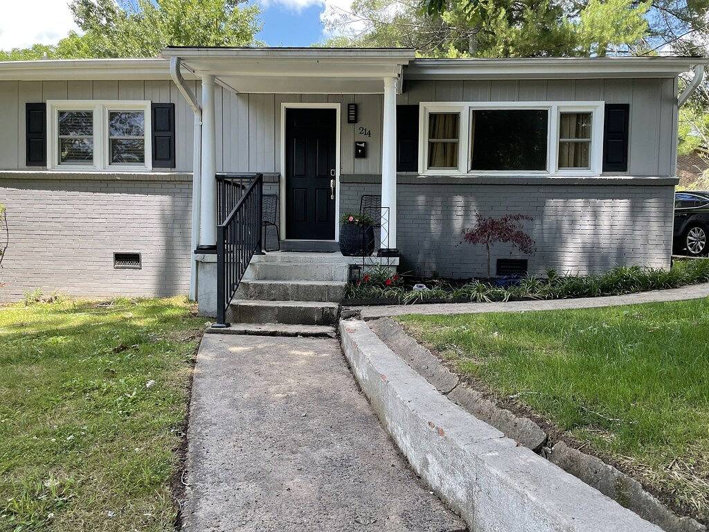 ~Hunt’s Haven in Downtown Brevard~ in Brevard, Transylvania County