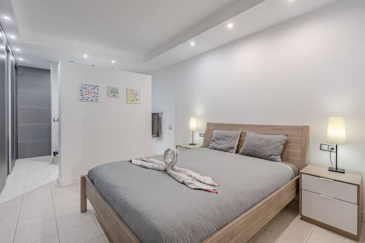 Appartement entier, Appartement duplex spacieux avec piscines et bar-restaurant in Playa Paraíso, Adeje