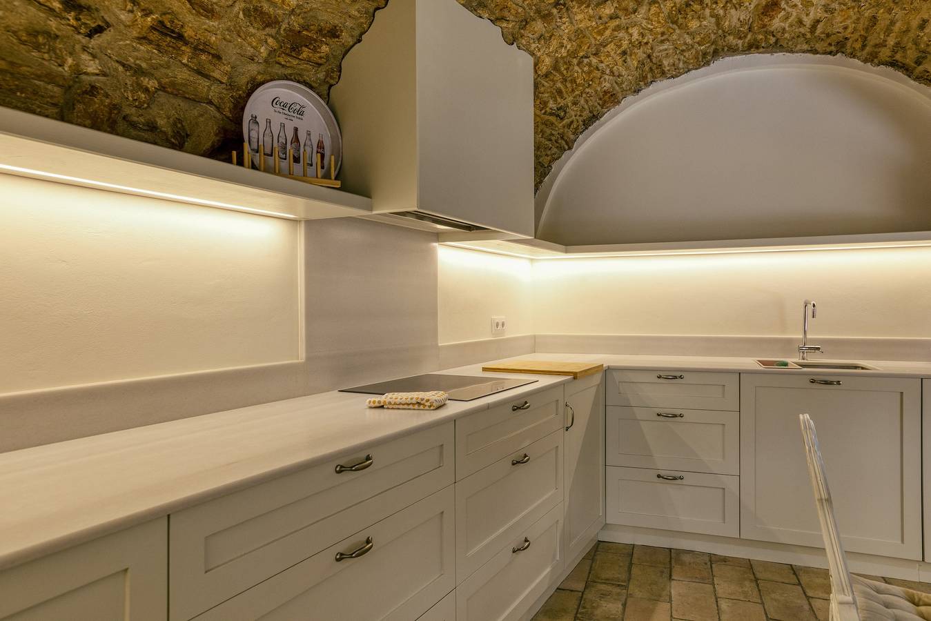 Appartamento intero, Appartamento 'En El Centro' con Terrazza Privata e Wi-Fi in Begur Centre, Begur