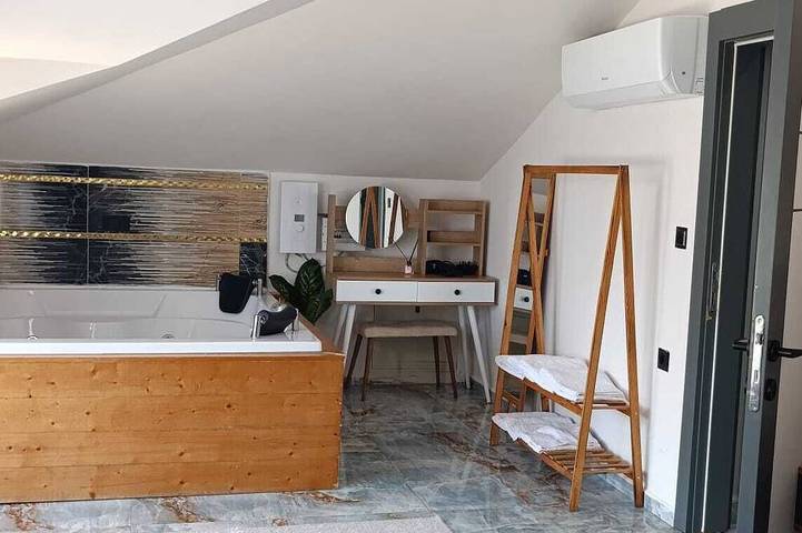 Stunning 2-Bedroom Villa with Heated Pool & Jacuzzi in Antalya, Kemer in Göynük, Kemer (Antalya)