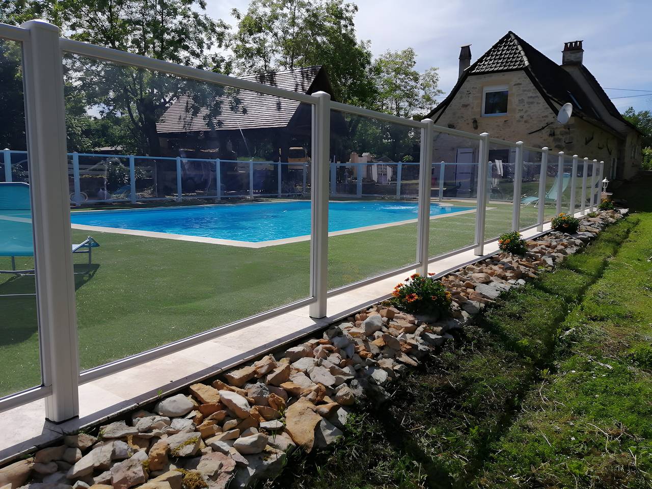 Maison de vacances « Gîte Gouffre D'amour » avec piscine privée, terrasse et Wi-Fi in Padirac, Parc Naturel Régional des Causses du Quercy